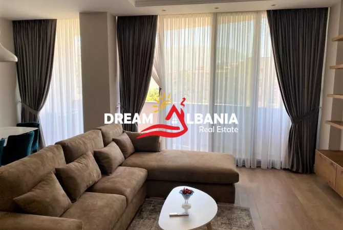 Shtepi me qera 3+1 ne Tirane - 2,000 Euro