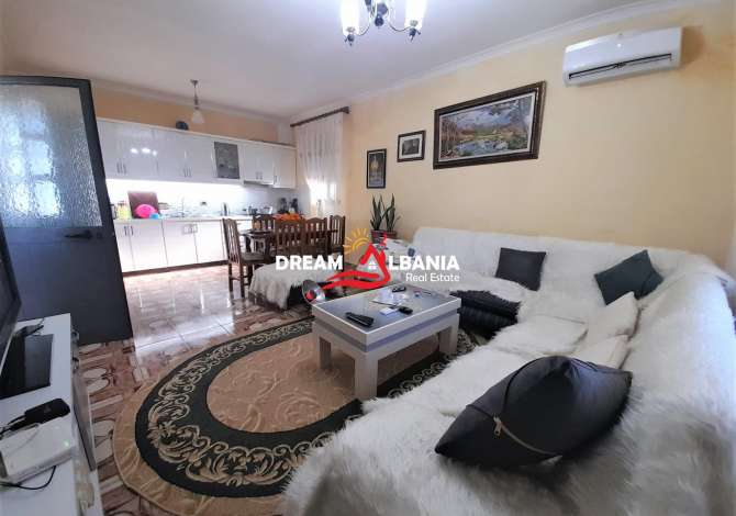 Shtepi ne shitje  ne Tirane, 3+1, Mobilimi E mobiluar, Pagesa 190,000  Euro.