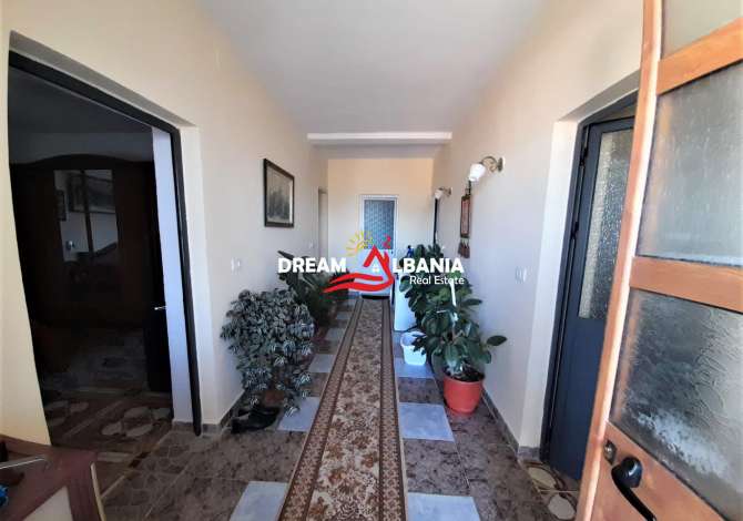 Shtepi ne shitje  ne Tirane, 3+1, Mobilimi E mobiluar, Pagesa 190,000  Euro.