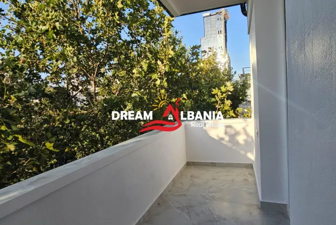 Shtepi ne shitje Apartament ne Tirane, 2+1, Mobilimi Bosh, pa mobiluar, Pagesa 167,000  Euro.