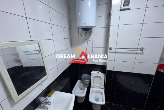 Shtepi me qera 2+1 ne Tirane - 690 Euro