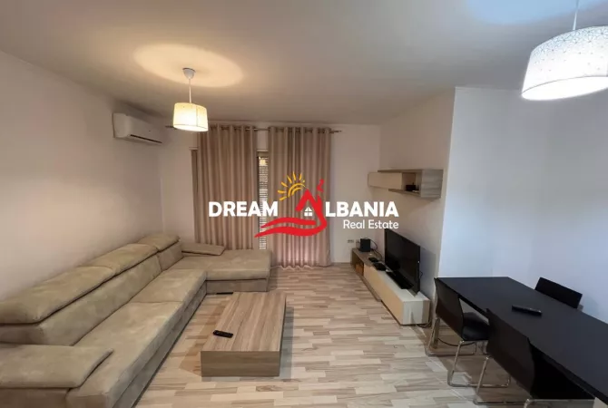 Shtepi me qera 2+1 ne Tirane - 690 Euro