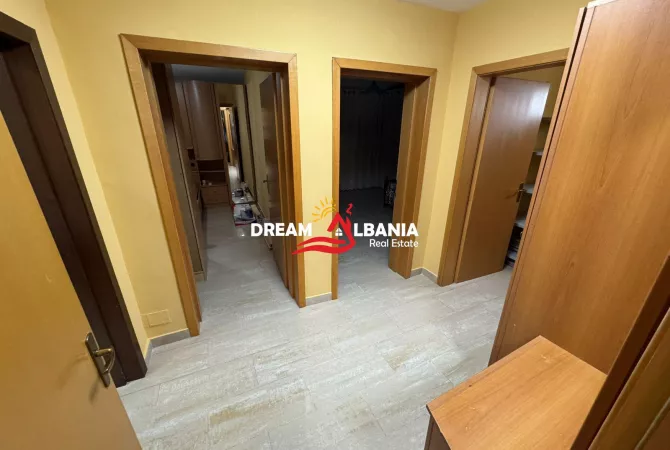 Shtepi ne shitje Apartament ne Tirane, 2+1, Mobilimi E mobiluar, Pagesa 170,000  Euro.