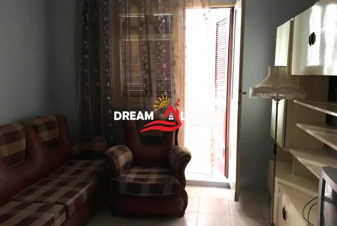 Shtepi me qera 2+1 ne Tirane - 500 Euro