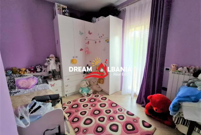 Shtepi ne shitje Vila Luksoze ne Tirane, 4+1, Mobilimi E mobiluar, Pagesa 320,000  Euro.