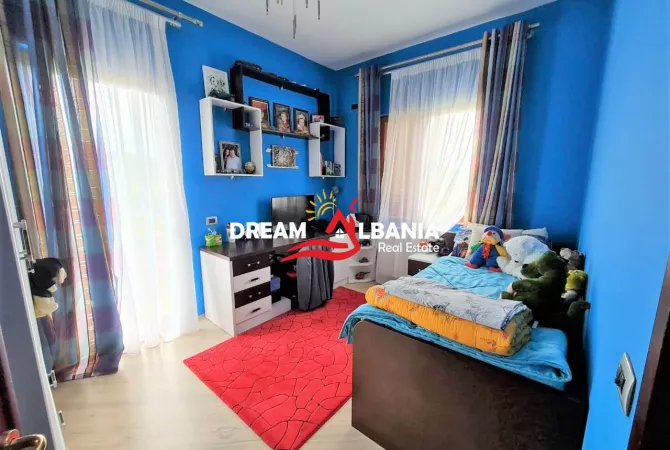 Shtepi ne shitje Vila Luksoze ne Tirane, 4+1, Mobilimi E mobiluar, Pagesa 320,000  Euro.