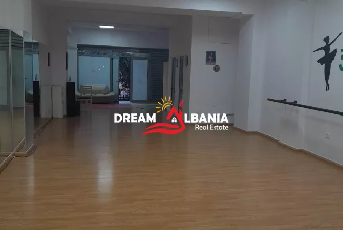 Ambient biznesi me qera 1+1 ne Tirane - 600 Euro