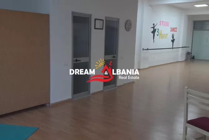 Ambient biznesi me qera 1+1 ne Tirane - 600 Euro