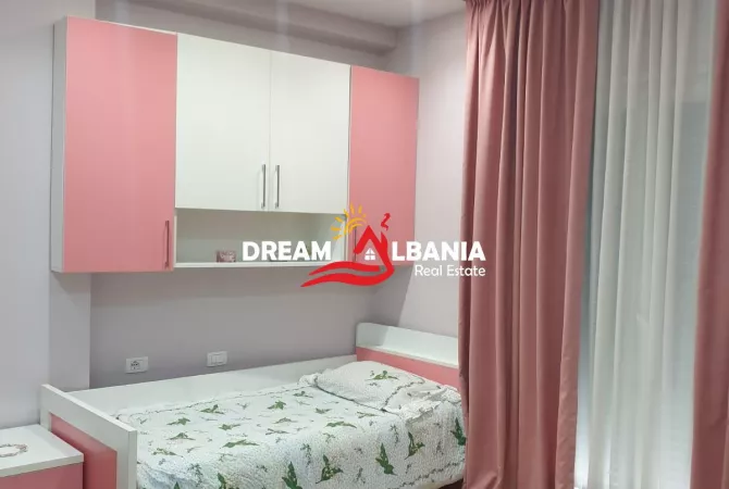 Shtepi me qera Apartament ne Tirane, 3+1, Mobilimi E mobiluar, Pagesa 1,150  Euro.