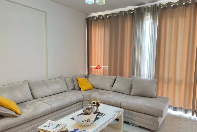 Shtepi me qera Apartament ne Tirane, 2+1, Mobilimi E mobiluar, Pagesa 800  Euro.