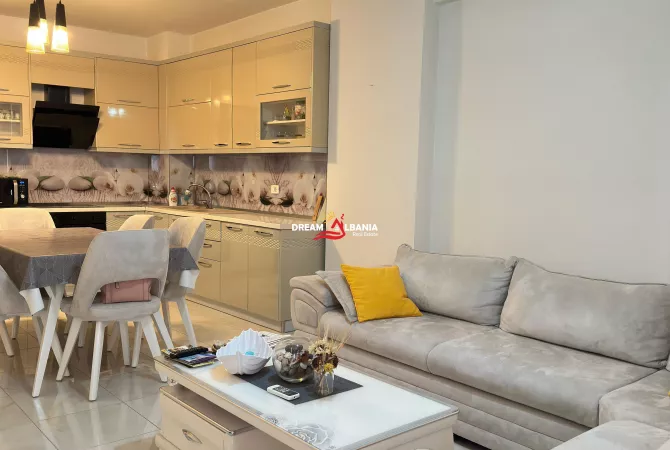 Shtepi me qera Apartament ne Tirane, 2+1, Mobilimi E mobiluar, Pagesa 800  Euro.
