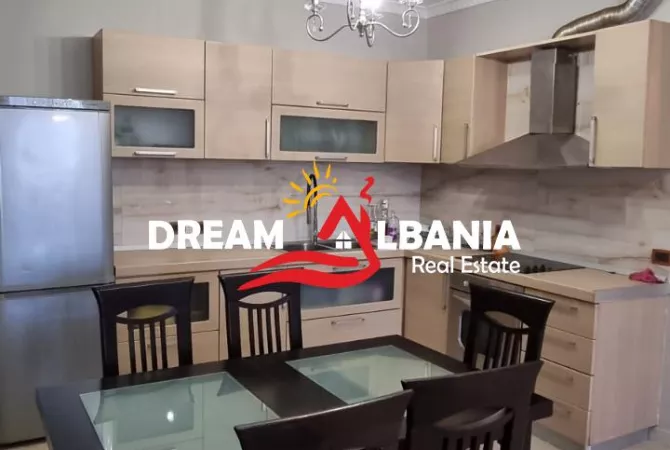 Shtepi me qera Apartament ne Tirane, 3+1, Mobilimi E mobiluar, Pagesa 900  Euro.