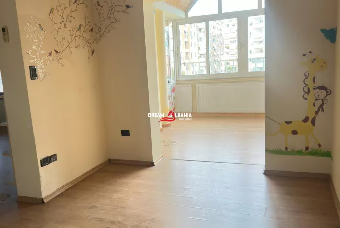 Luxury villas for rent in Tirana 5+1, Emty