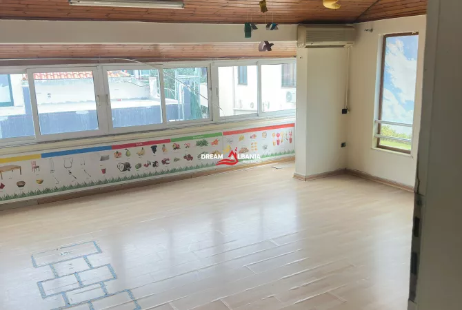 Luxury villas for rent in Tirana 5+1, Emty