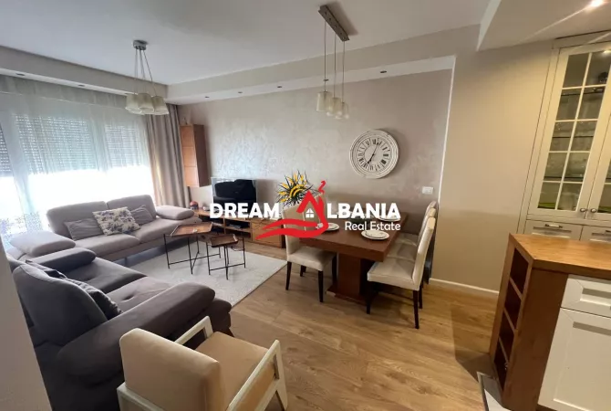 Shtepi me qera Apartament ne Tirane, 3+1, Mobilimi E mobiluar, Pagesa 800  Euro.