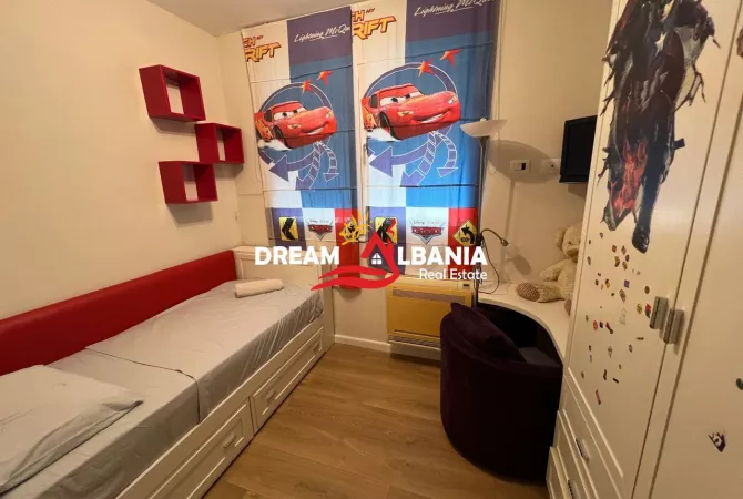 Shtepi me qera Apartament ne Tirane, 3+1, Mobilimi E mobiluar, Pagesa 800  Euro.