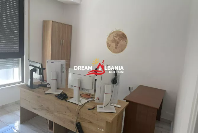 Ambient biznesi me qera 3+1 ne Tirane - 650 Euro