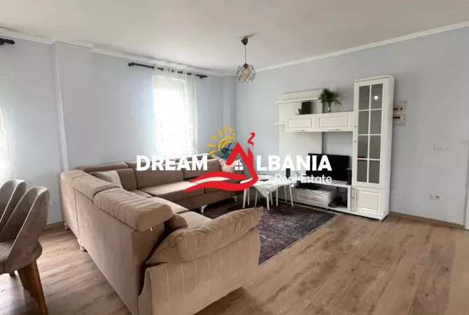 Shtepi ne shitje Apartament ne Tirane, 3+1, Mobilimi E mobiluar, Pagesa 345,000  Euro.