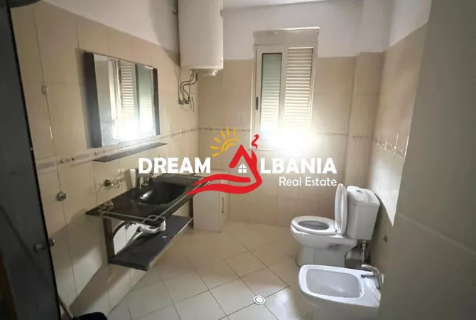 Shtepi ne shitje Apartament ne Tirane, 3+1, Mobilimi E mobiluar, Pagesa 345,000  Euro.
