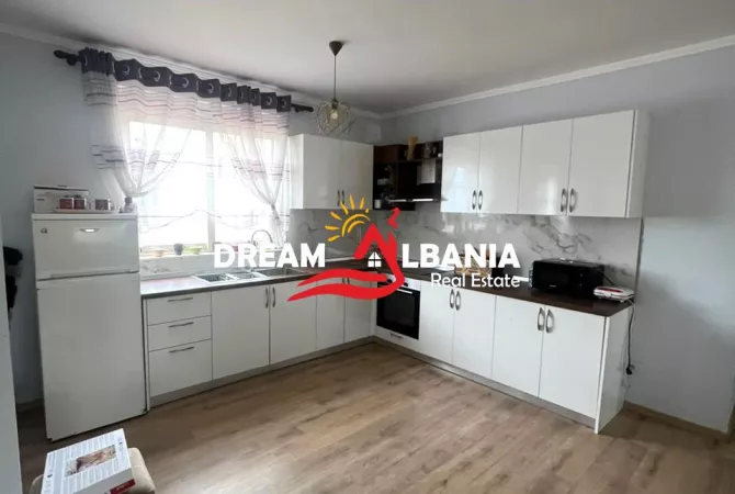 Shtepi ne shitje Apartament ne Tirane, 3+1, Mobilimi E mobiluar, Pagesa 345,000  Euro.