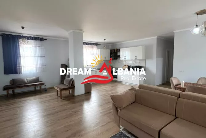 Shtepi ne shitje Apartament ne Tirane, 3+1, Mobilimi E mobiluar, Pagesa 345,000  Euro.