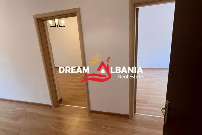 Shtepi me qera Apartament ne Tirane, 2+1, Mobilimi Bosh, pa mobiluar, Pagesa 500  Euro.