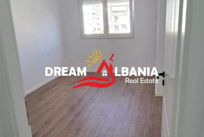 Shtepi ne shitje Apartament ne Tirane, 1+1, Mobilimi Bosh, pa mobiluar, Pagesa 117,000  Euro.