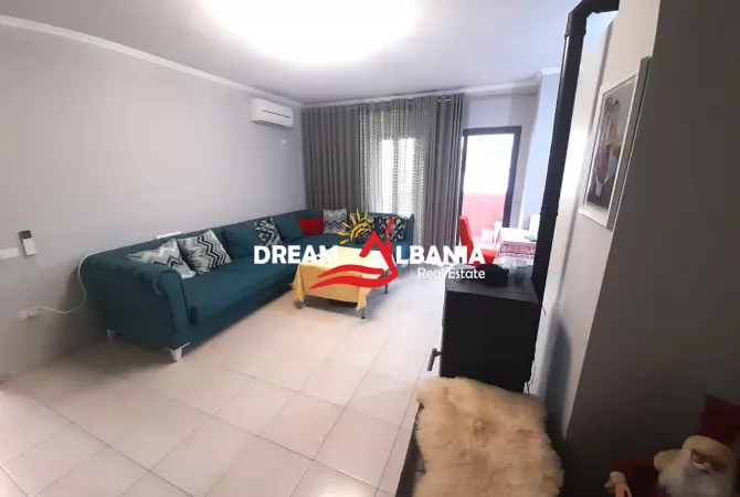 Shtepi ne shitje Apartament ne Tirane, 2+1, Mobilimi E mobiluar, Pagesa 137,000  Euro.