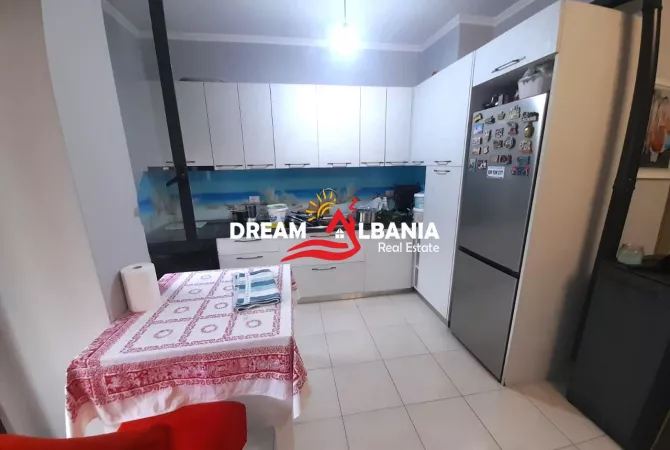 Shtepi ne shitje Apartament ne Tirane, 2+1, Mobilimi E mobiluar, Pagesa 137,000  Euro.