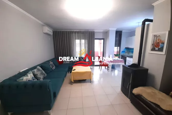 Shtepi ne shitje Apartament ne Tirane, 2+1, Mobilimi E mobiluar, Pagesa 137,000  Euro.