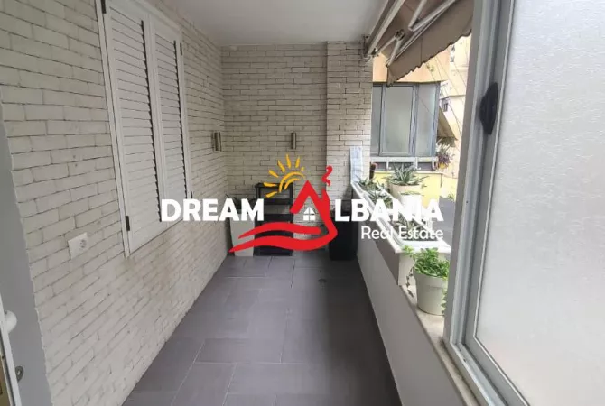 Shtepi me qera Apartament ne Tirane, 2+1, Mobilimi E mobiluar, Pagesa 1,000  Euro.