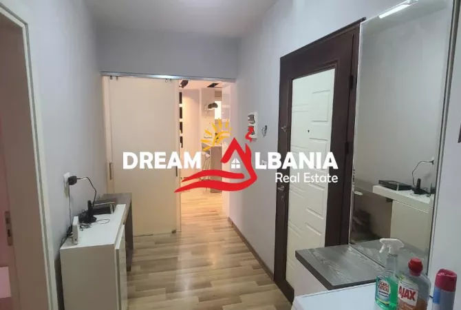Shtepi me qera Apartament ne Tirane, 2+1, Mobilimi E mobiluar, Pagesa 1,000  Euro.