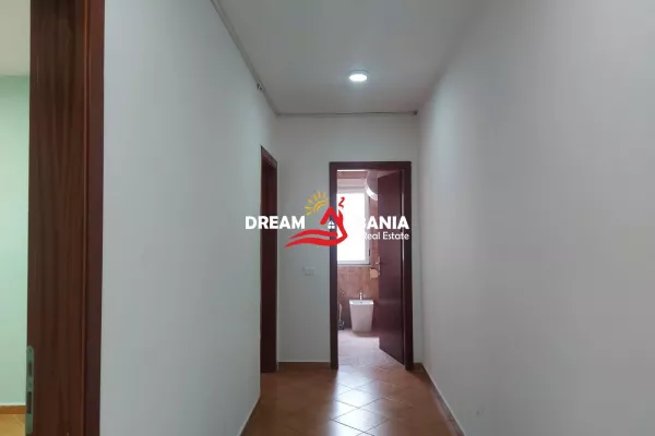 Ambient biznesi me qera 3+1 ne Tirane - 800 Euro