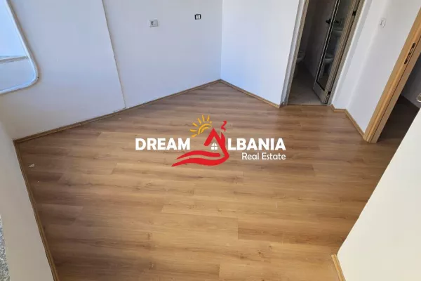 Ambiente Commerciale in Vendita 3+1 a Tirana - 250,000 Euro