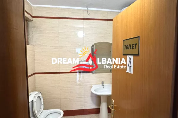 Ambient Komercial/ZYRE me qera ne Myslym Shyr, Prane “Gjykates se Larte”– Tirane (ID 42611364)