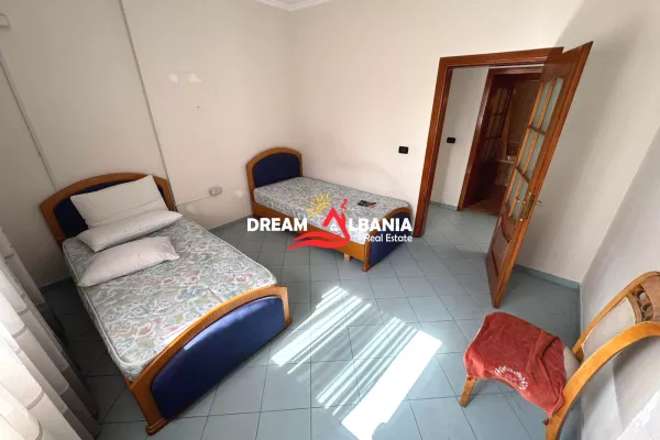 Ambient biznesi me qera 3+1 ne Tirane - 800 Euro