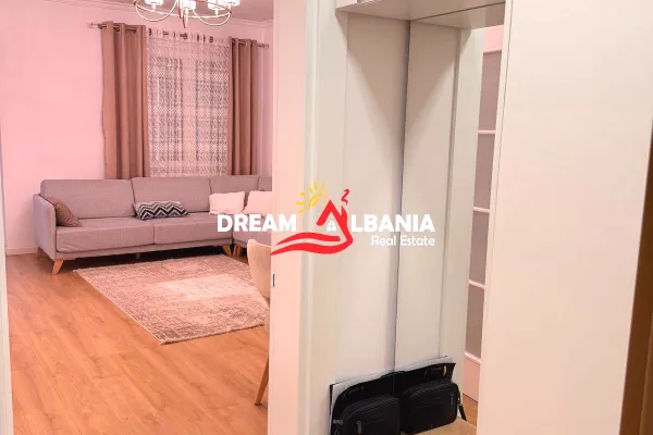 Shtepi ne shitje Apartament ne Tirane, 2+1, Mobilimi E mobiluar, Pagesa 150,000  Euro.