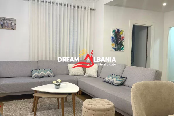 Shtepi ne shitje Apartament ne Tirane, 2+1, Mobilimi E mobiluar, Pagesa 150,000  Euro.
