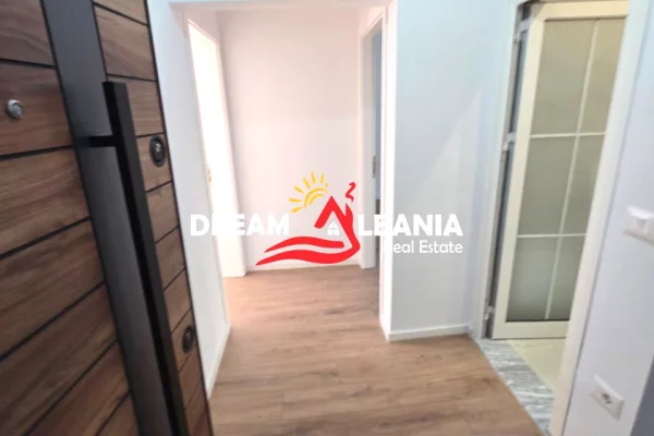 Shtepi ne shitje Apartament ne Tirane, 1+1, Mobilimi Bosh, pa mobiluar, Pagesa 125,000  Euro.
