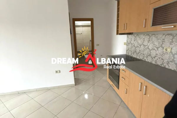 Shtepi ne shitje Apartament ne Tirane, 1+1, Mobilimi Bosh, pa mobiluar, Pagesa 82,000  Euro.