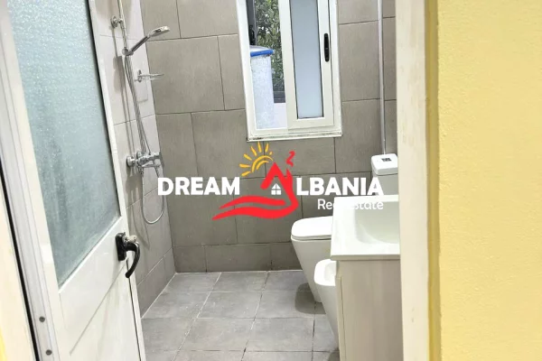 Shtepi ne shitje Apartament ne Tirane, 1+1, Mobilimi Bosh, pa mobiluar, Pagesa 95,000  Euro.