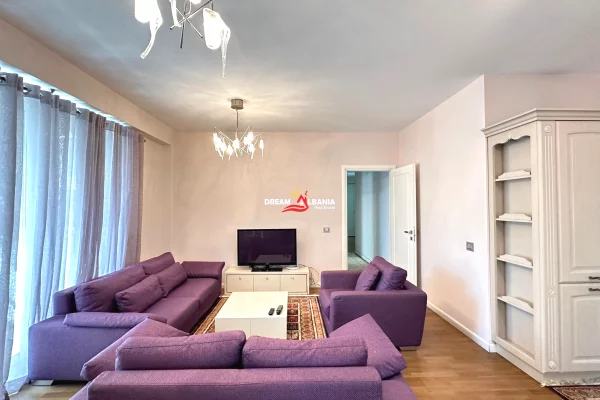 Shtepi me qera 2+1 ne Tirane - 1,000 Euro