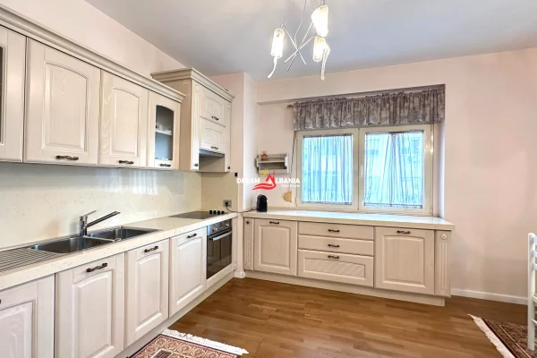 Shtepi me qera 2+1 ne Tirane - 1,000 Euro