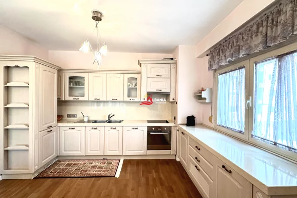 Shtepi me qera 2+1 ne Tirane - 1,000 Euro