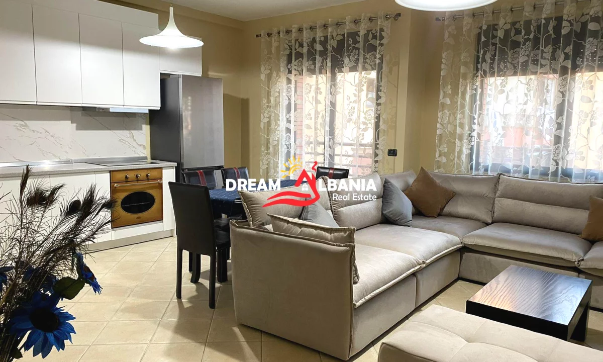 Shtepi me qera Apartament ne Tirane, 2+1, Mobilimi E mobiluar, Pagesa 900  Euro.