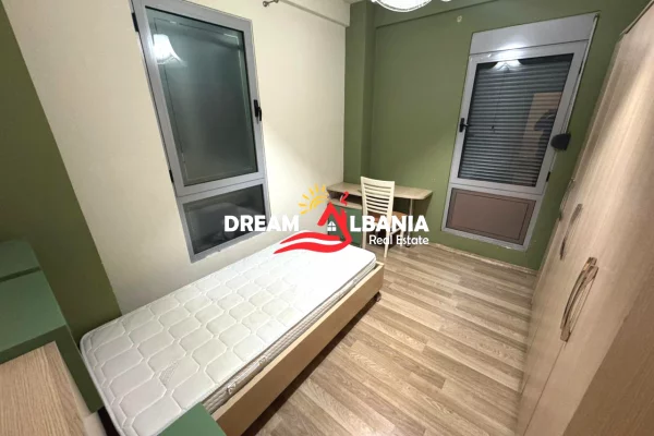 Shtepi me qera Apartament ne Tirane, 2+1, Mobilimi E mobiluar, Pagesa 690  Euro.