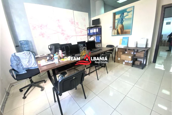Business Property in Sale 3+1 in Tirana - 220,000 Euro