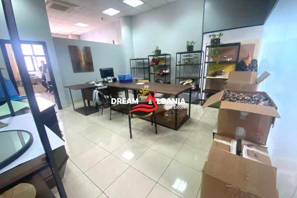 Ambjent Zyre per shitje ne Bllok prane Sheshit Wilson ne Tirane (ID 4161065)