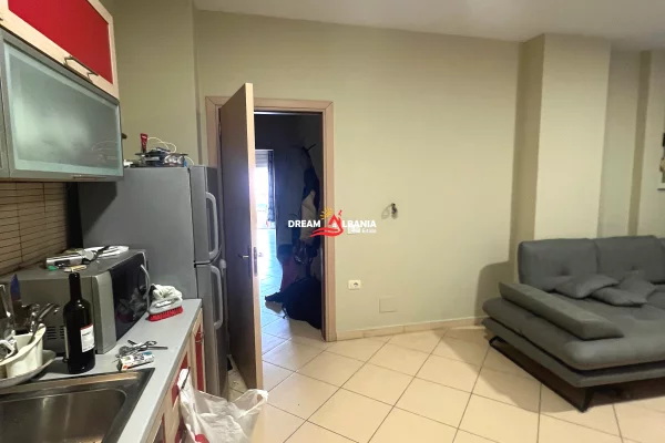 Shtepi me qera Apartament ne Tirane, 2+1, Mobilimi E mobiluar, Pagesa 600  Euro.