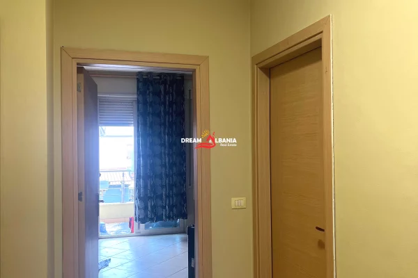 Shtepi me qera Apartament ne Tirane, 2+1, Mobilimi E mobiluar, Pagesa 600  Euro.
